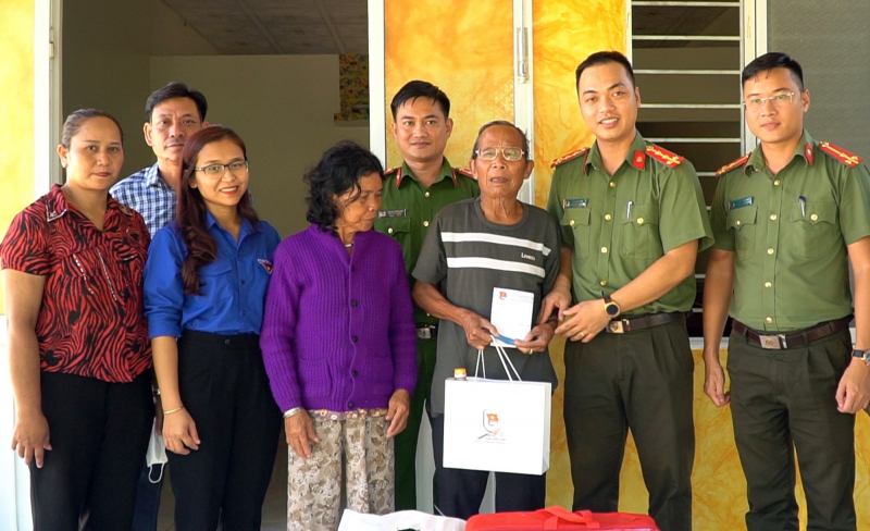 Tuổi trẻ Công an Quảng Nam và Huyện đoàn Phước Sơn với nhiều hoạt động “Hành quân xanh” ý nghĩa