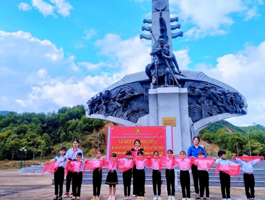 Tại Huyện Phước Sơn: 100% Liên đội tổ chức cho đội viên, thiếu nhi đến với địa chỉ đỏ