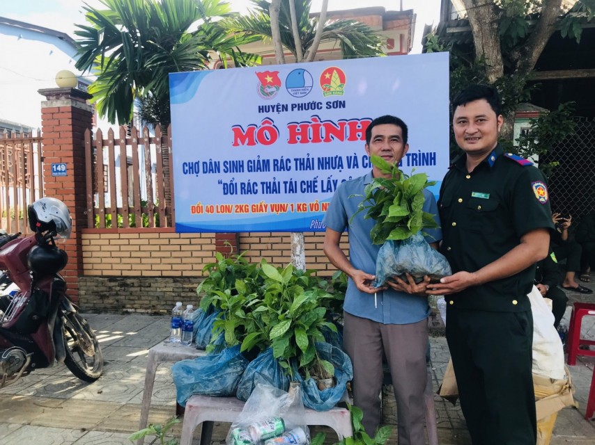 ĐẨY MẠNH TRIỂN KHAI THỰC HIỆN  CUỘC VẬN ĐỘNG “THANH NIÊN VIỆT NAM CHỐNG RÁC THẢI NHỰA”