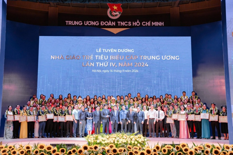 NGÀNH GIÁO DỤC HUYỆN PHƯỚC SƠN: VINH DỰ ĐƯỢC  VINH DANH HAI NHÀ GIÁO TRẺ TIÊU BIỂU TOÀN QUỐC