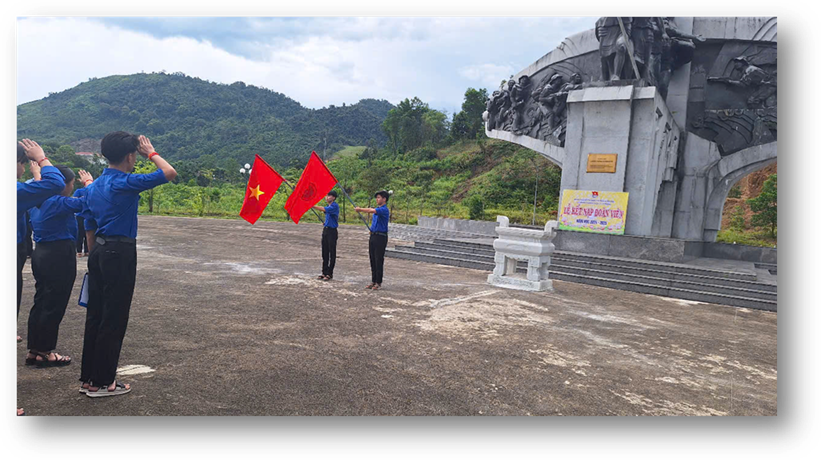 LỄ KẾT NẠP ĐOÀN VIÊN MỚI TẠI ĐỊA CHỈ ĐỎ HUYỆN PHƯỚC SƠN