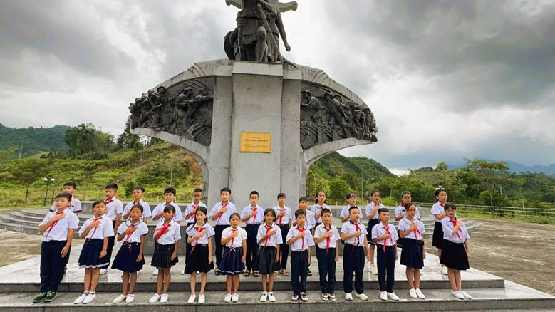 THIẾU NHI PHƯỚC SƠN HÁT QUỐC CA TẠI ĐỊA CHỈ ĐỎ VỚI CHỦ ĐỀ “EM YÊU TỔ QUỐC VIỆT NAM”